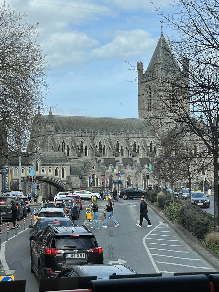 Église historique à l'architecture gothique.
