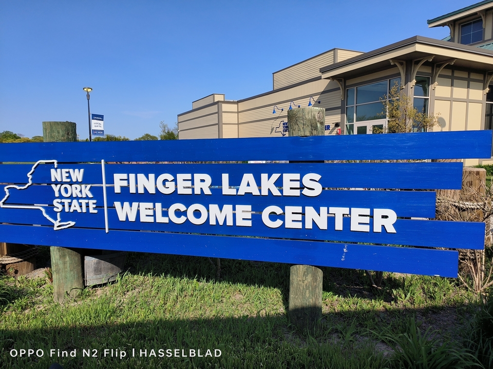 Panneau du Centre d'accueil des Finger Lakes dans l'État de New York.