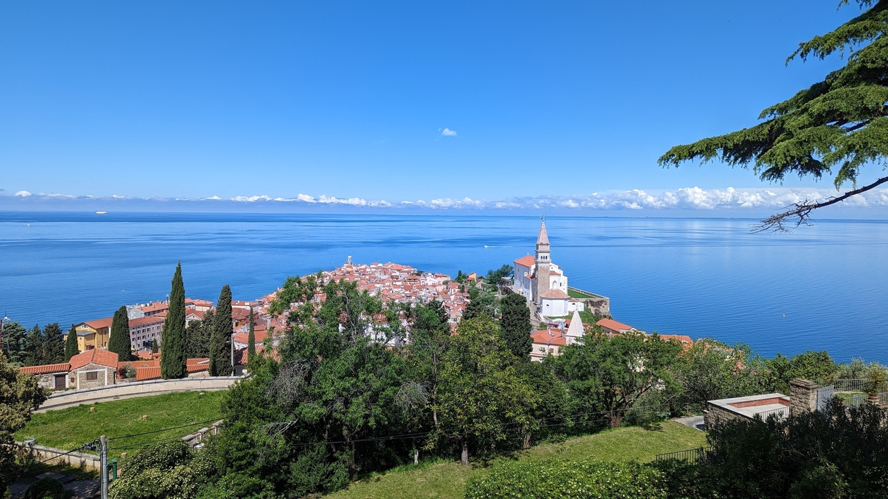 Vue panoramique de la côte de Piran et de la mer Adriatique.