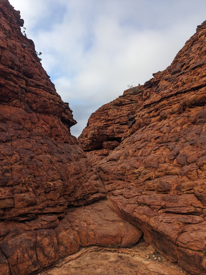 Formaciones rocosas en un cañón