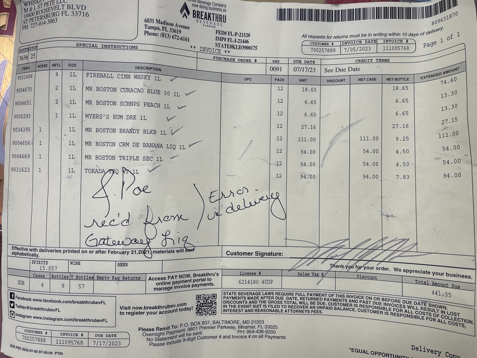 Gros plan d'un document de facture imprimé.