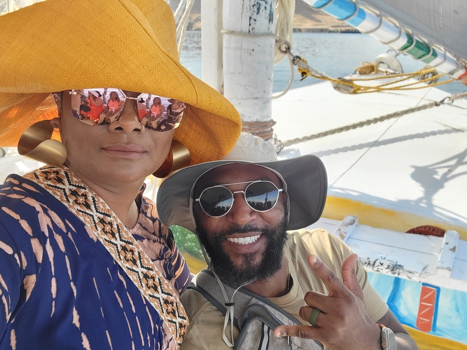 Vue célèbre du Machu Picchu avec les montagnes environnantes.
