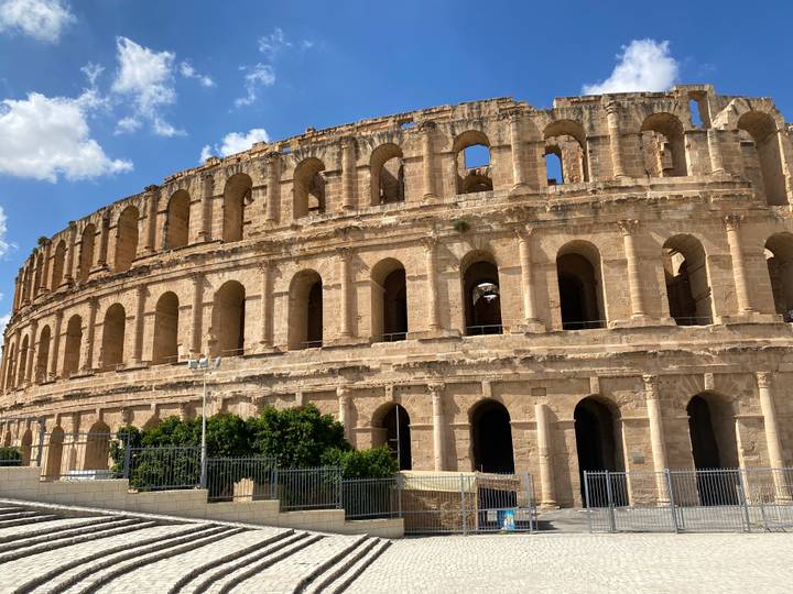 Amphithéâtre d'El Jem, grande structure de colisée romain.