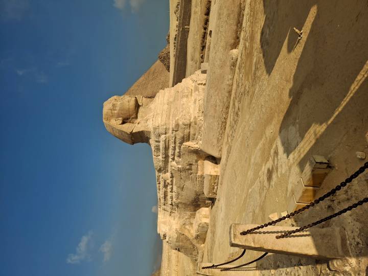 Le Sphinx et la Pyramide de Khéphren à Gizeh.