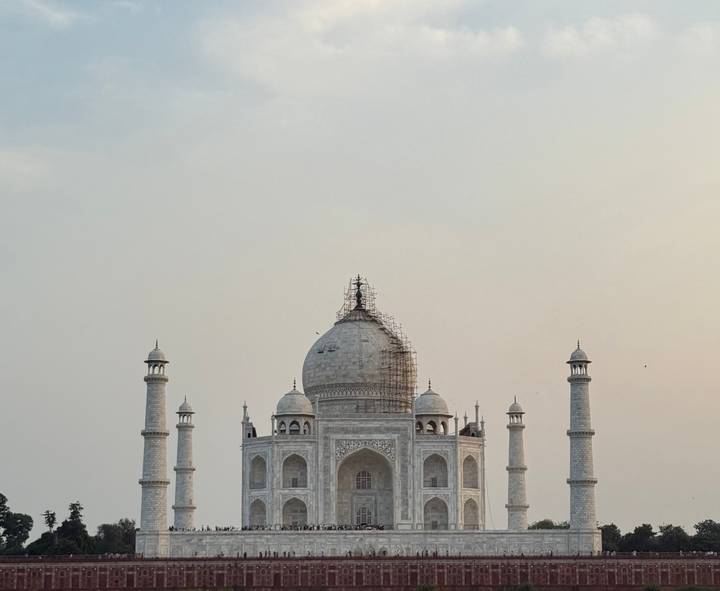 Taj Mahal en cours de travaux de restauration.