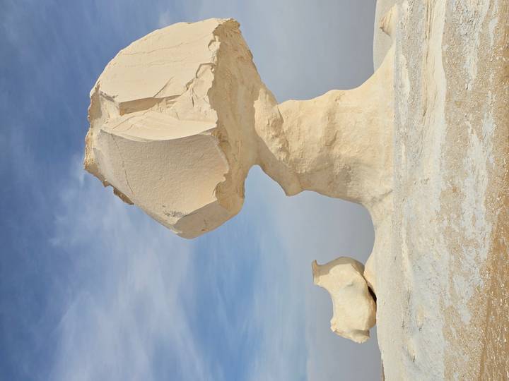 Ongewone rotsformaties in de woestijn.