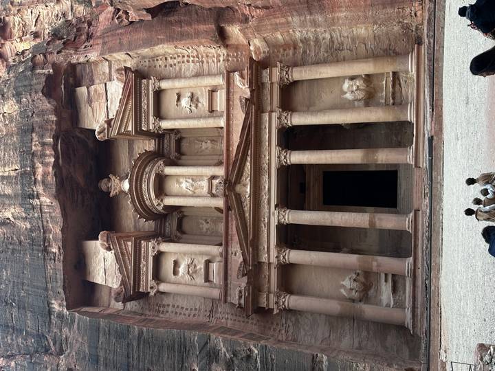 Le Trésor de Pétra, un site archéologique célèbre.