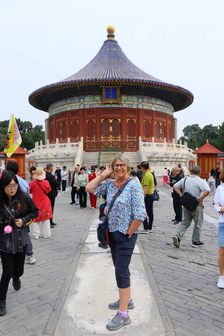 Tourists gathered in front of the Hall of Prayer for Good Harvests at the Temple of Heaven