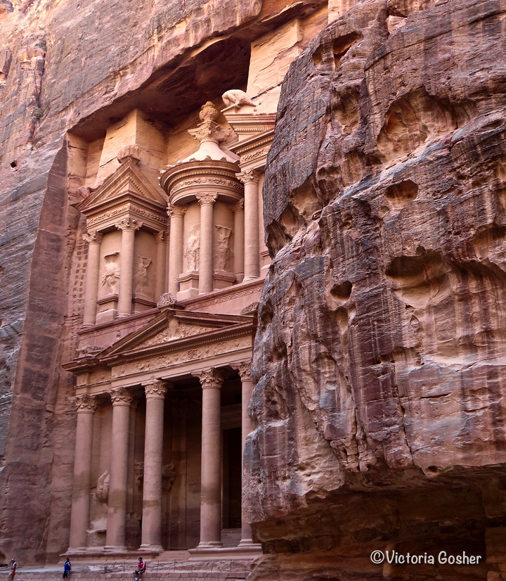 Le Trésor de Petra avec des formations rocheuses.