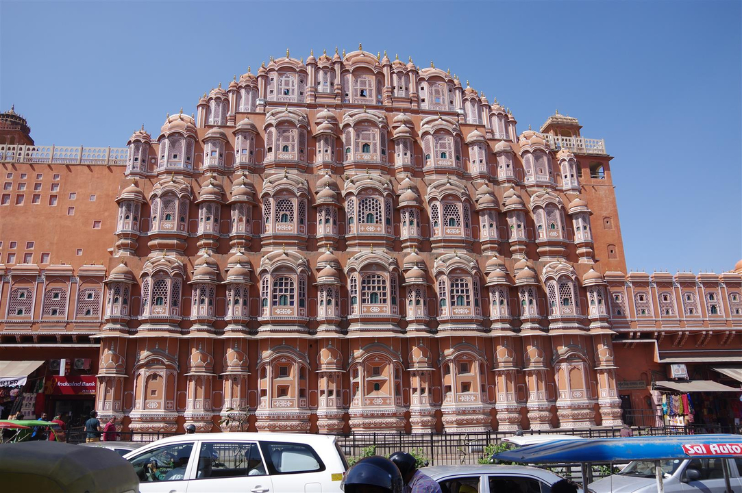 La façade du palais Hawa Mahal à Jaipur.