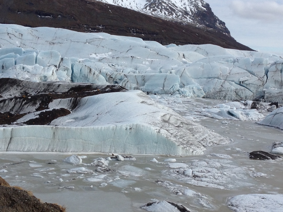 Glacier avec glace et neige.