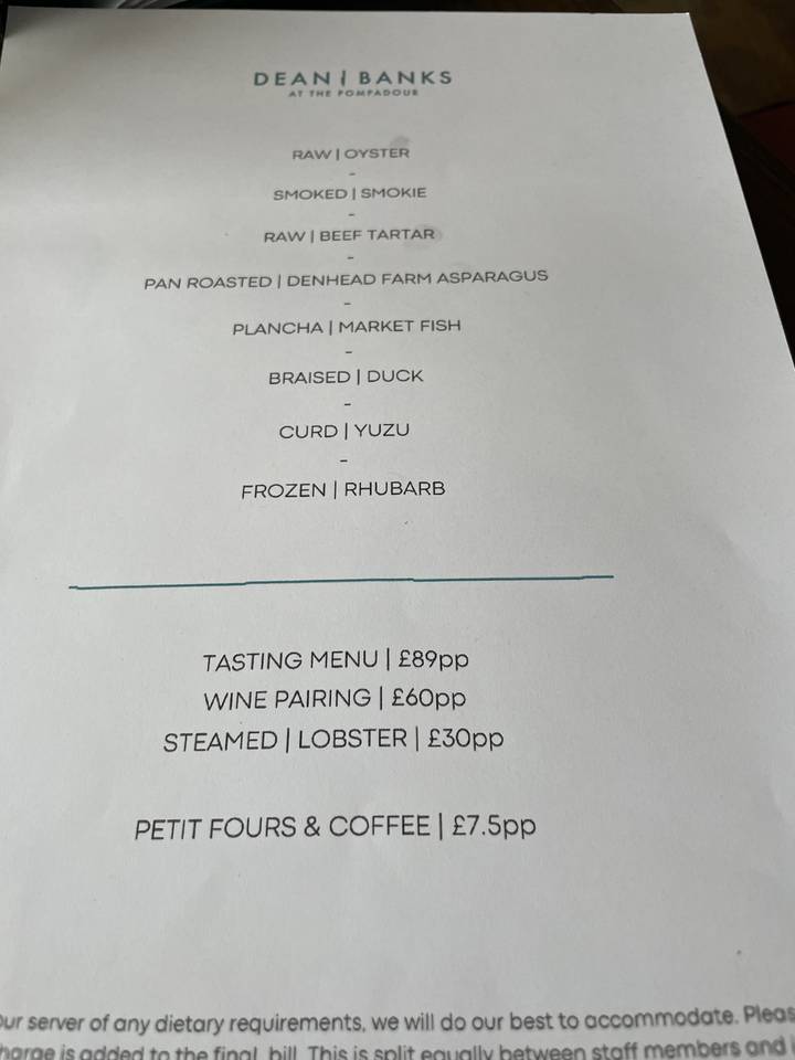 Here's the French translation:
"Menu montrant divers articles alimentaires et prix."
Or alternatively:
"Menu présentant différents plats et tarifs."
Both translations convey the same meaning, with the second one being slightly more natural in a restaurant context (using "plats" for dishes and "tarifs" for pricing).