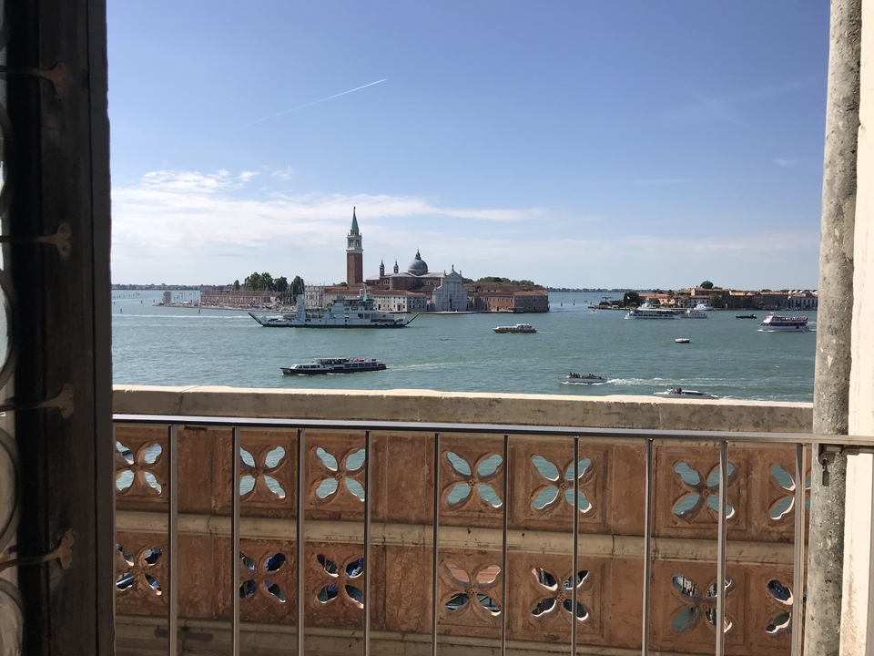 Vue aérienne de Venise et de ses voies d'eau.