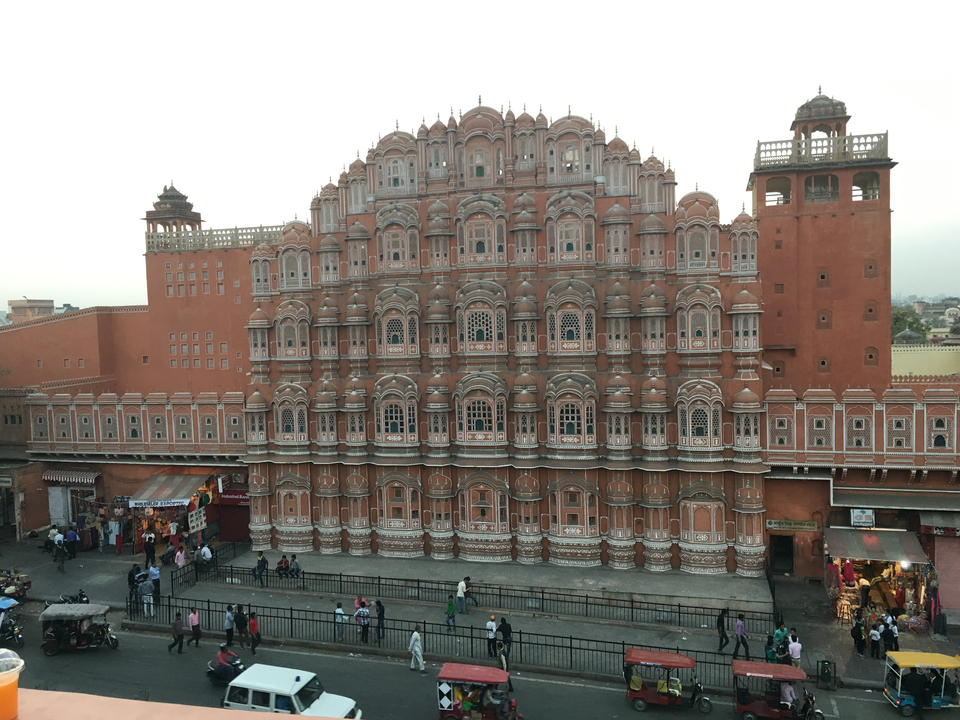 Iconic Hawa Mahal building in Jaipur.