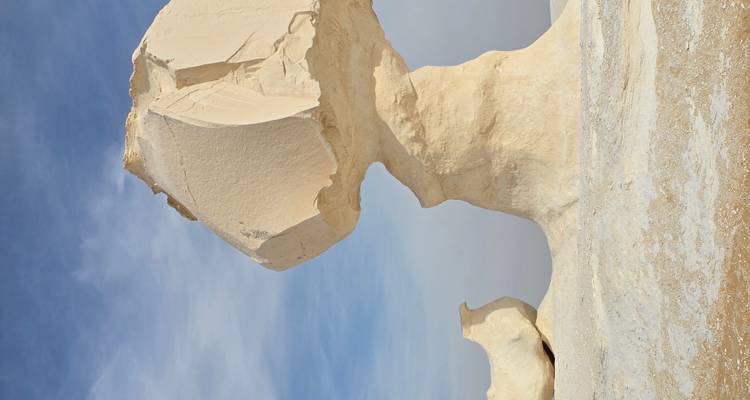 Ongewone rotsformaties in de woestijn.