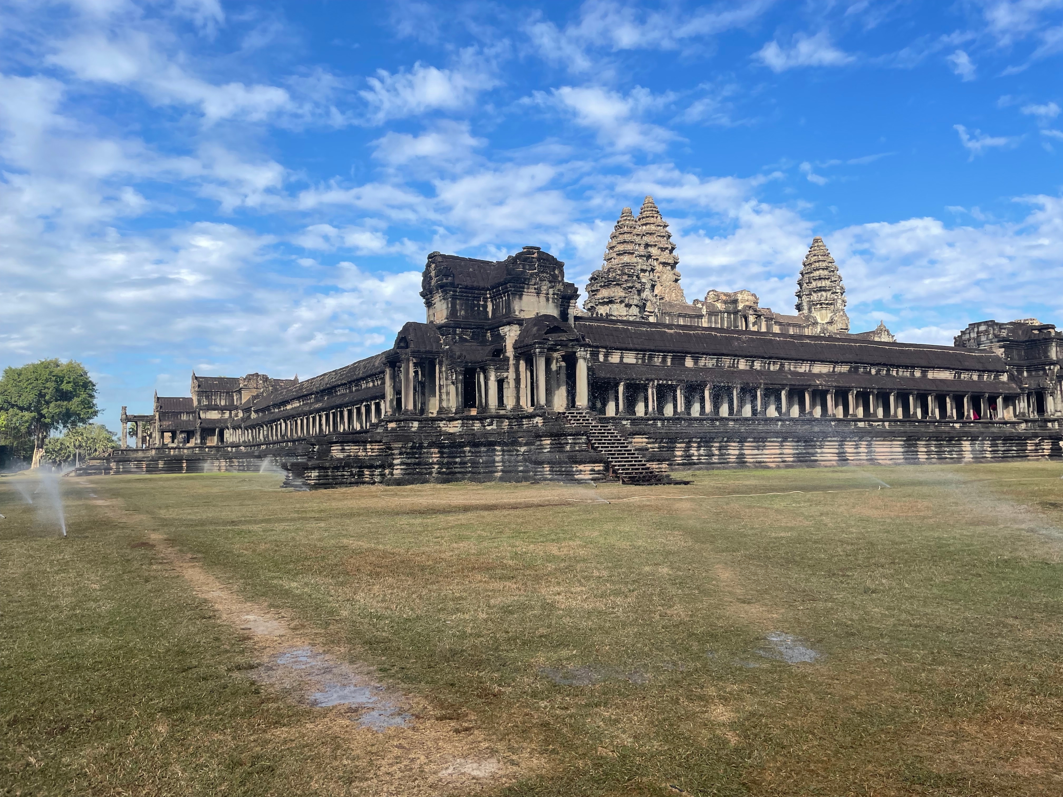 Siem Reap Highlights: 5 Tage private Tour zu Tempeln, Dschungel und schwimmbism Dorf customer review photo 1