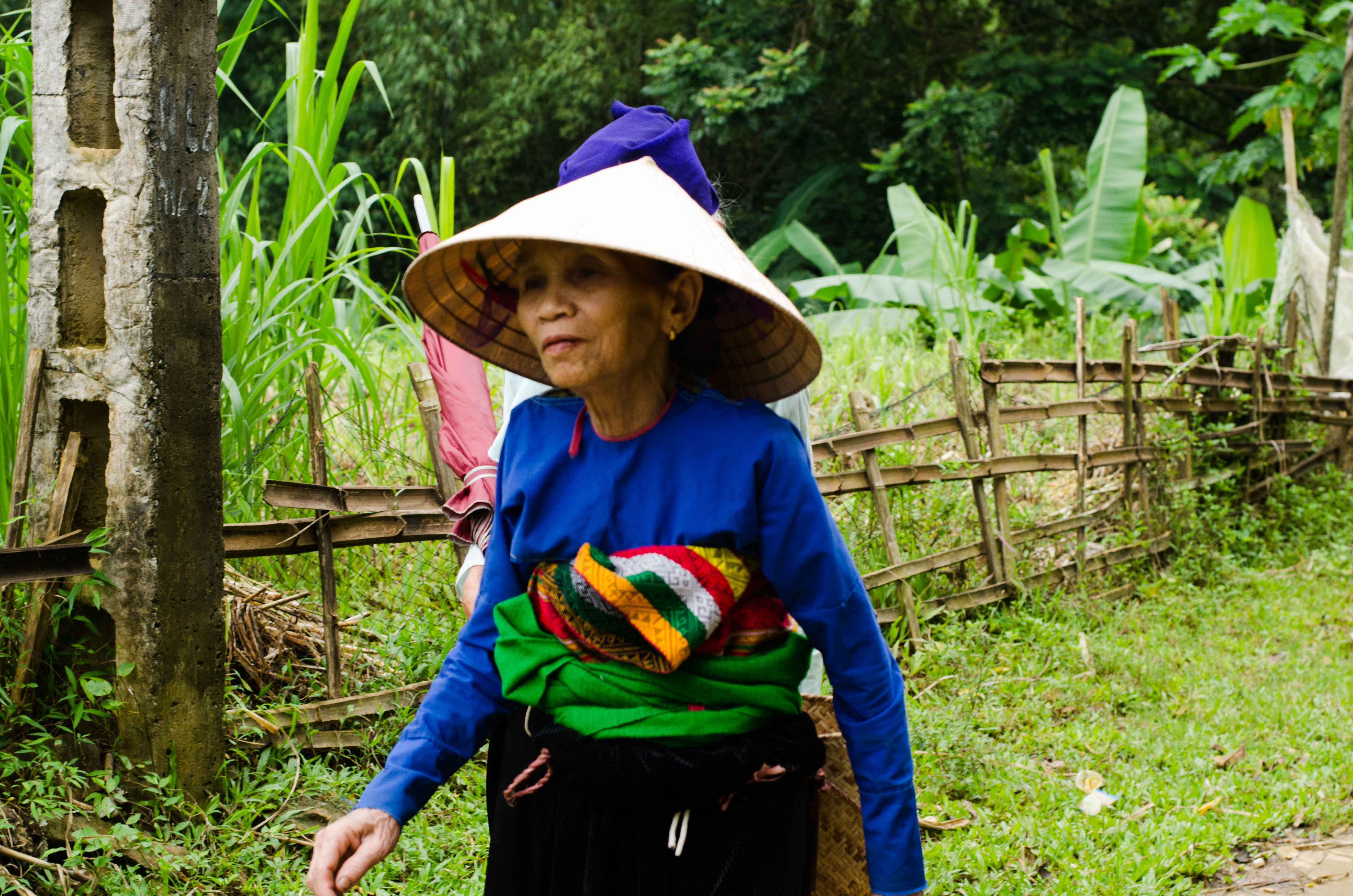 5 Days: Nature Forest Trekking, Tam Coc Fishing, Cycling, Rowing, Mua Cave and Hanoi City Discover customer review photo 1