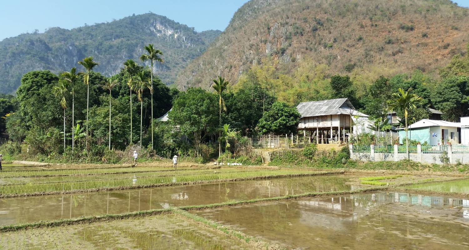 Northern Vietnam Adventure (Hanoi to Hoi An) - Busabout