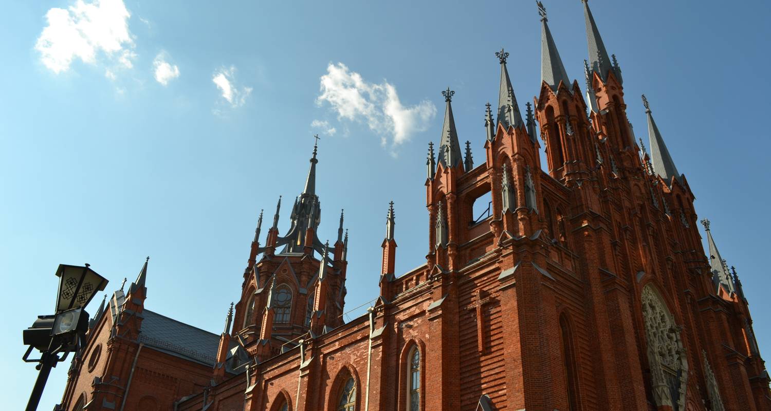 St. Petersburg - Venice of the North - East West Tours