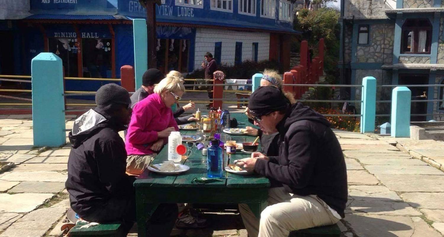 Excursionismo en corto al campamento base del Annapurna - Mountain Ascend Treks Pvt. Ltd.