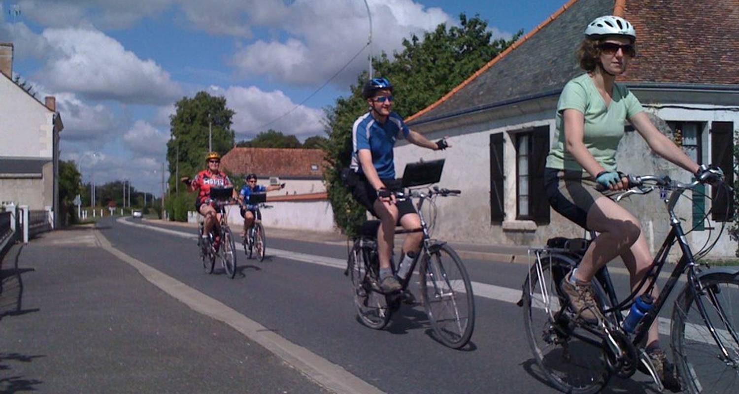 Loire Valley Cycling - Explore!