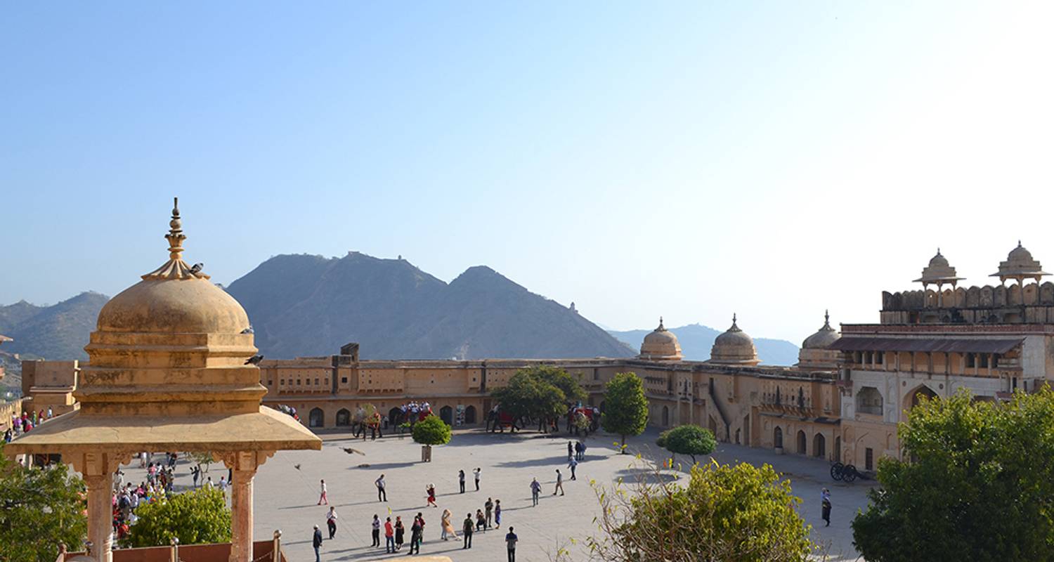 India's Treasures featuring Holi Festival (Delhi to Agra) - Collette