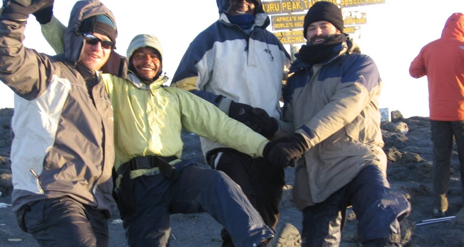 Ascenso privado por la ruta del Circuito Norte del Kilimanjaro, 8 días - Nomadic Adventures