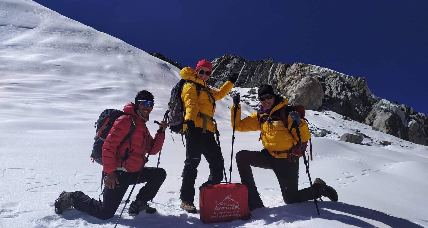 Gokyo Lakes with Everest Base Camp 18 Days - Down to Earth Adventure