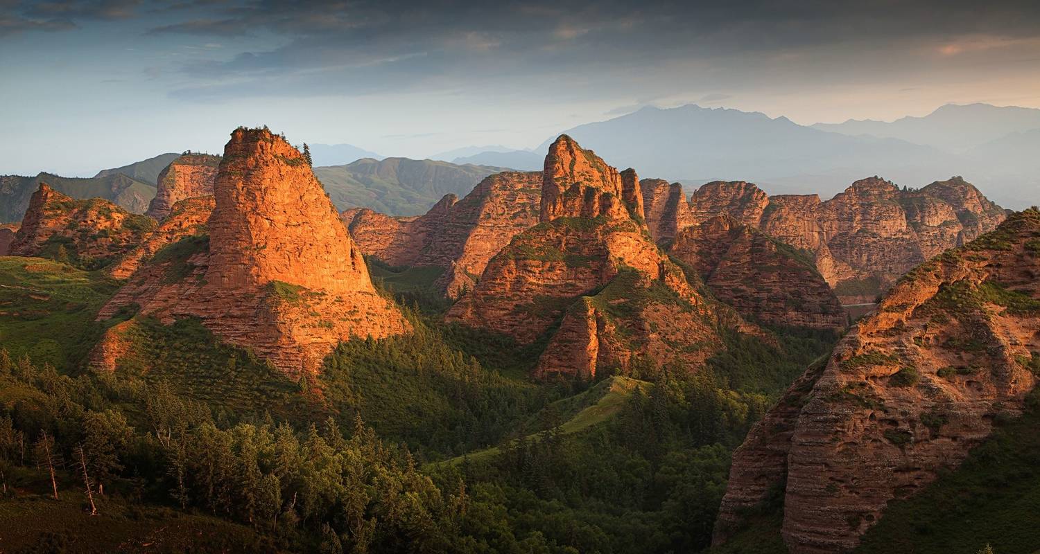 Red Rocks and Monasteries - Elevated Trips