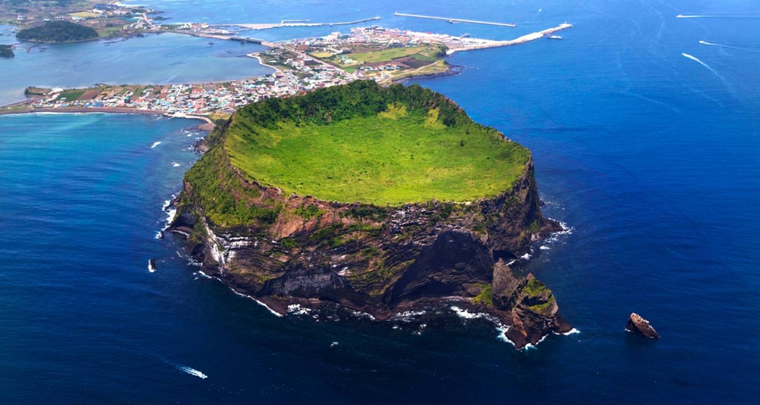 Jeju 3D2N Small-Group Budget Tour Package - Core Jeju