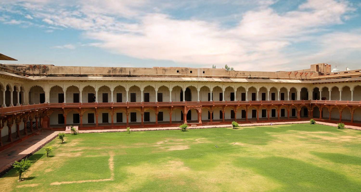 Explore Rajasthan with Forts and Palaces - Kusum Holidays