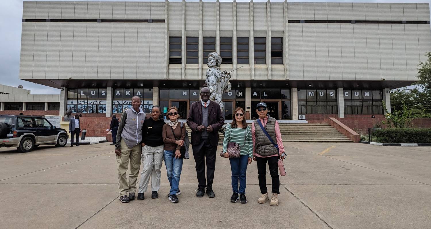 Visita de medio día a la ciudad de Lusaka, excursión al Museo de Lusaka y a la Aldea Cultural de Kabwata - Lochinvar Safaris