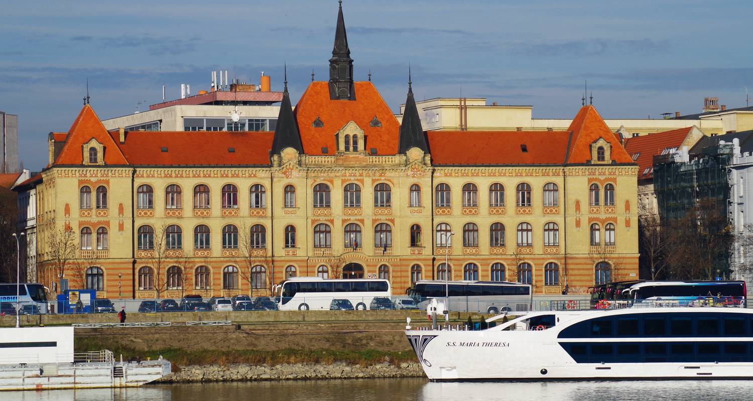 A Taste of the Danube with 2 nights in Budapest & 2 nights in Vienna - Avalon Waterways