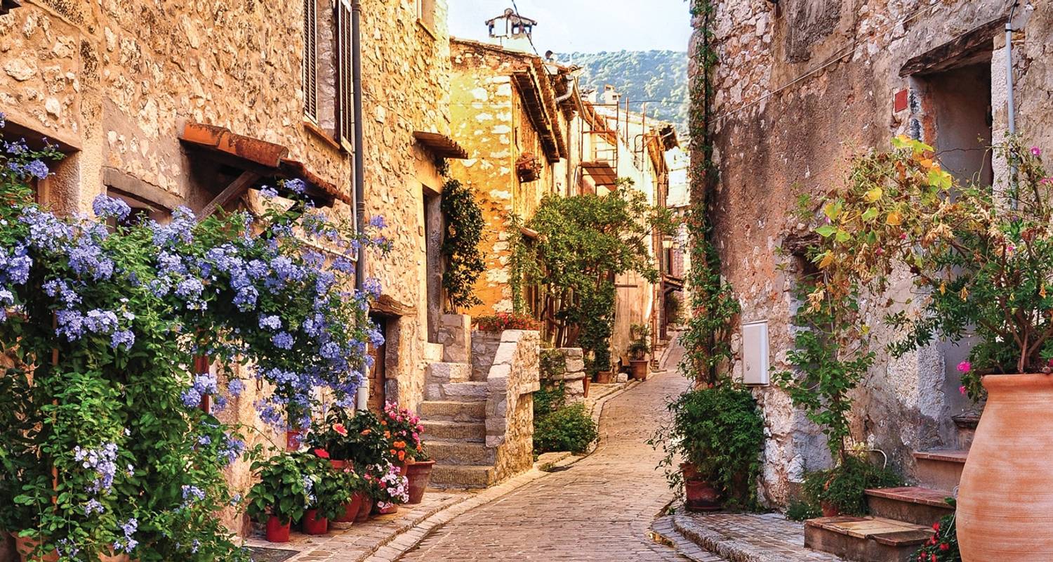 Burgundy & Provence (2021) (Lyon to Avignon, 2021) - Uniworld Boutique River Cruise Collection