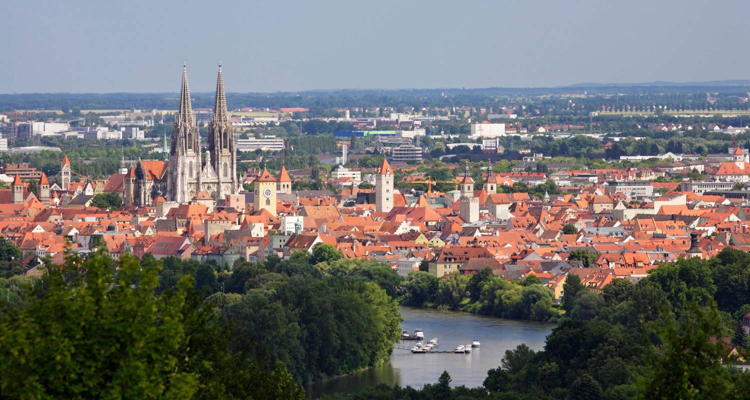 Festive Season on The Legendary Danube with 2 Nights in Prague - Avalon Waterways