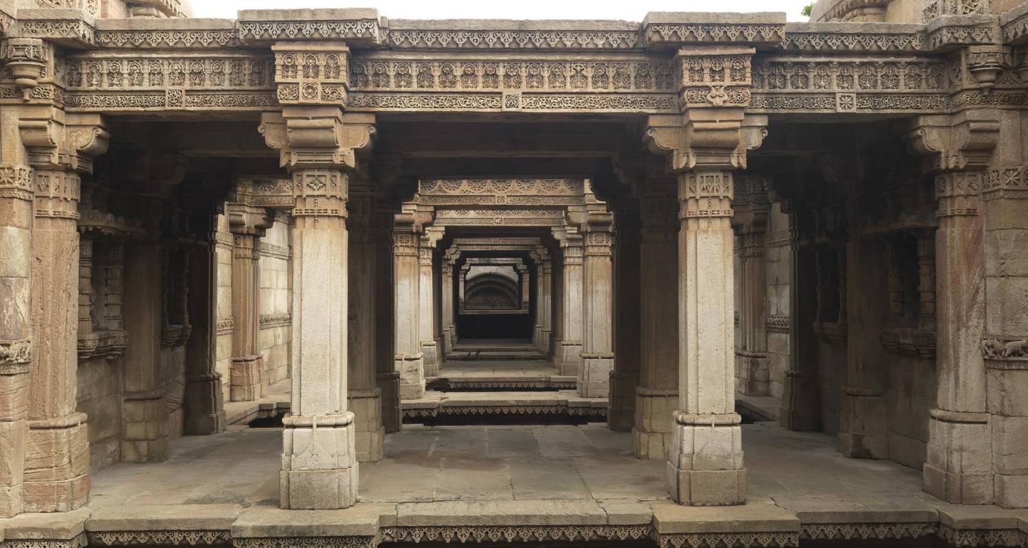 Ahmedabad to Adalaj & Rani ki Vav Stepwell Tour - Agora Voyages OPC Pvt Ltd