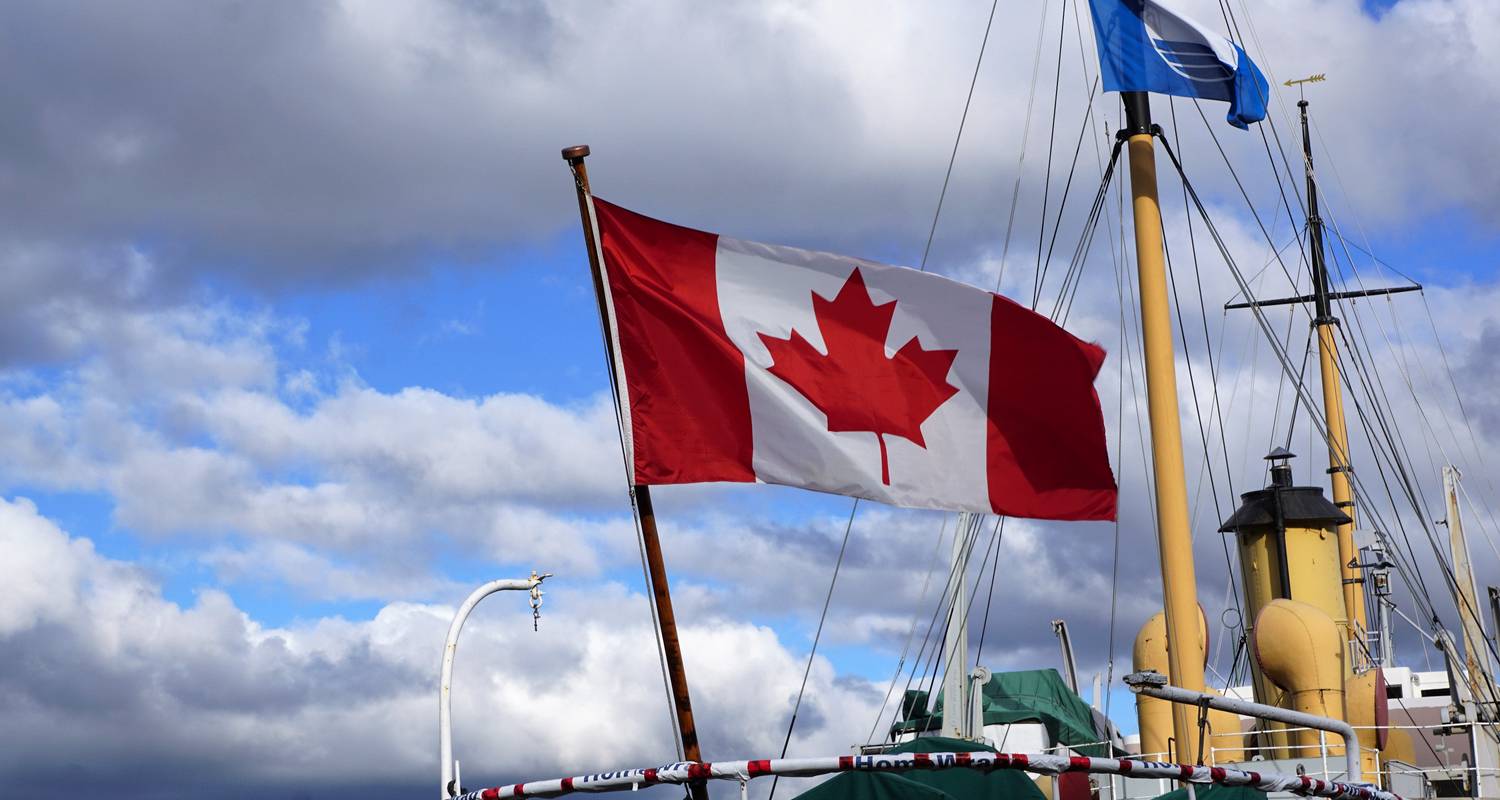 Maritimes Coastal Wonders featuring the Royal Nova Scotia International Tattoo - Collette