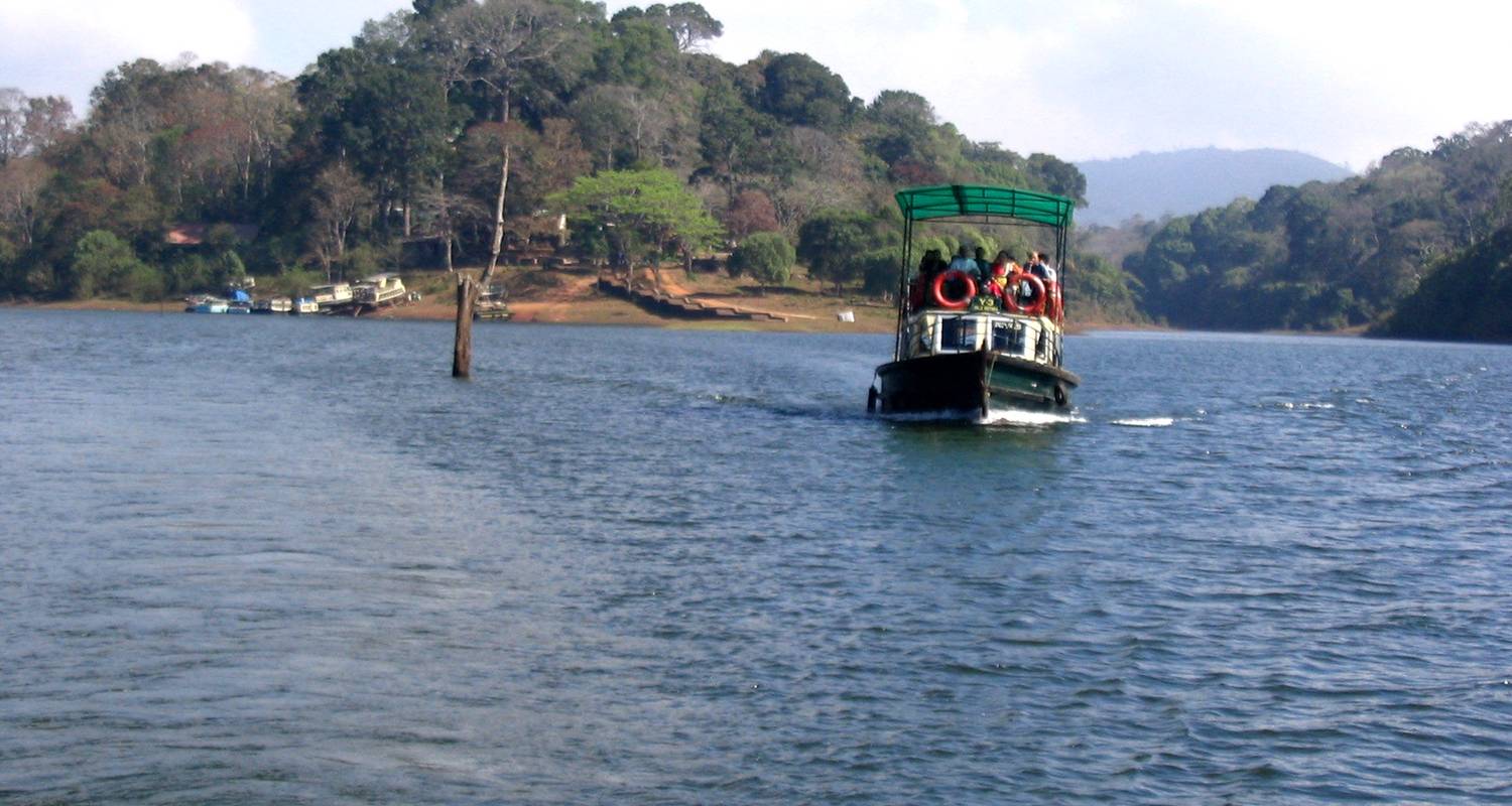 Amazing Kerala Tour with backwaters and beaches - Kusum Holidays