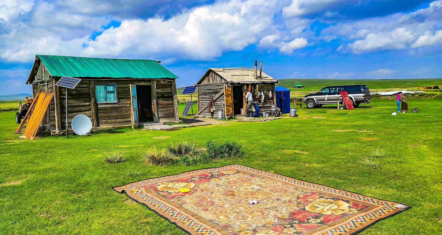 Customized 4-day Mongolia Gobi Desert Tour with Private Guide & Driver - Agate Travel