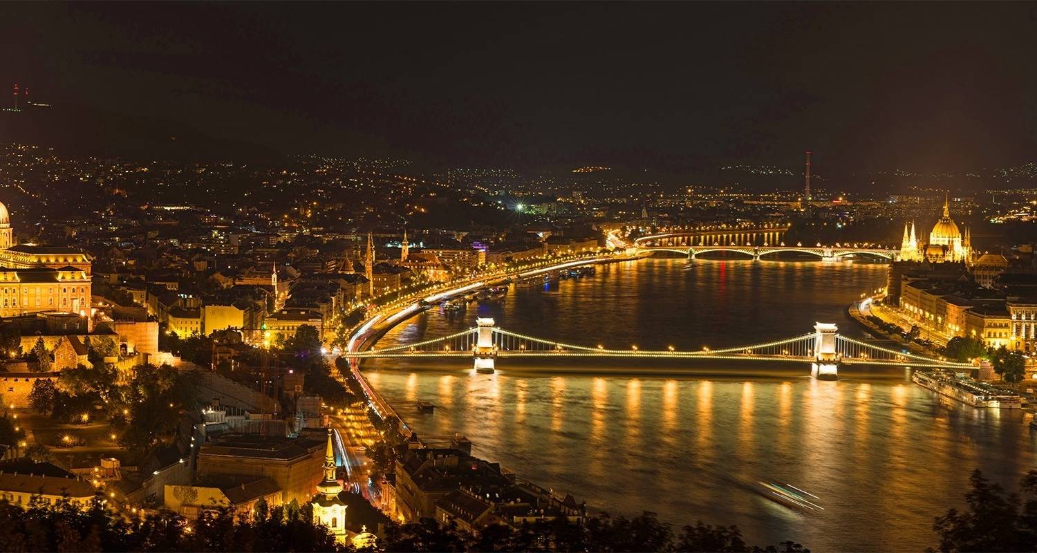 Danube Delights Cruise & Oberammergau Passion Play (Start Budapest, End Munich, 2022, 10 Days) - Evergreen Tours