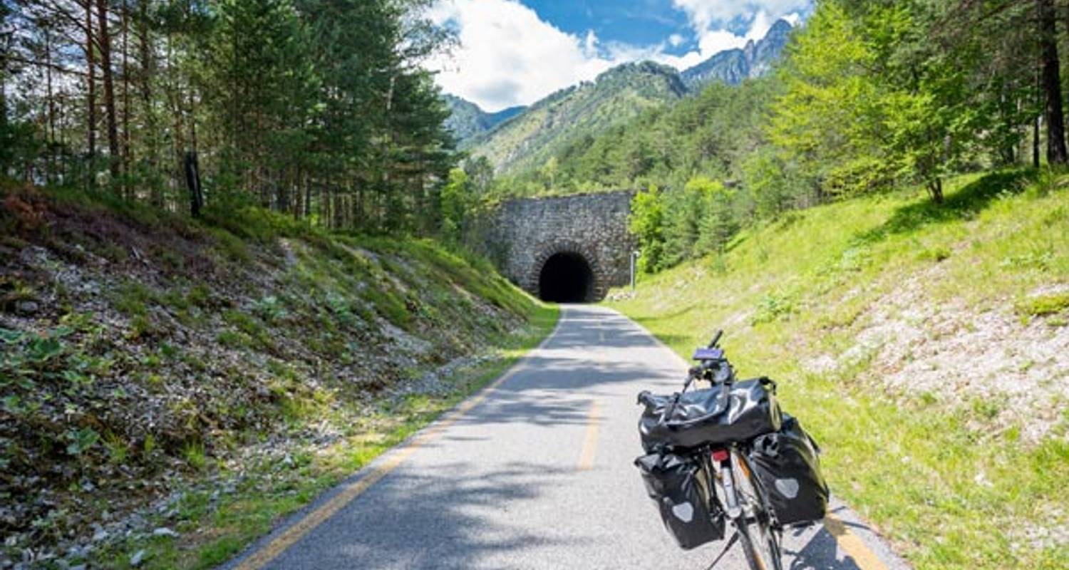 Alpe Adria Cycle Path from Salzburg to Trieste Transfer on day 3 due to renovation of the Tauern lock - Feuer und Eis Touristik