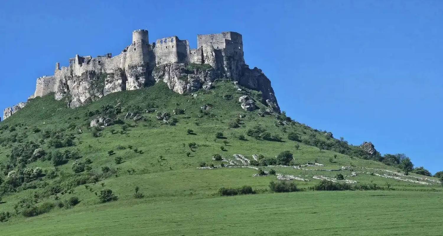 Circuit privé des châteaux de Slovaquie, départ quotidien et voiture exclusive - Agate Travel