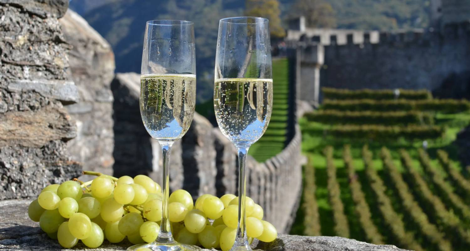 Viva France with Champagne - Firebird Tours