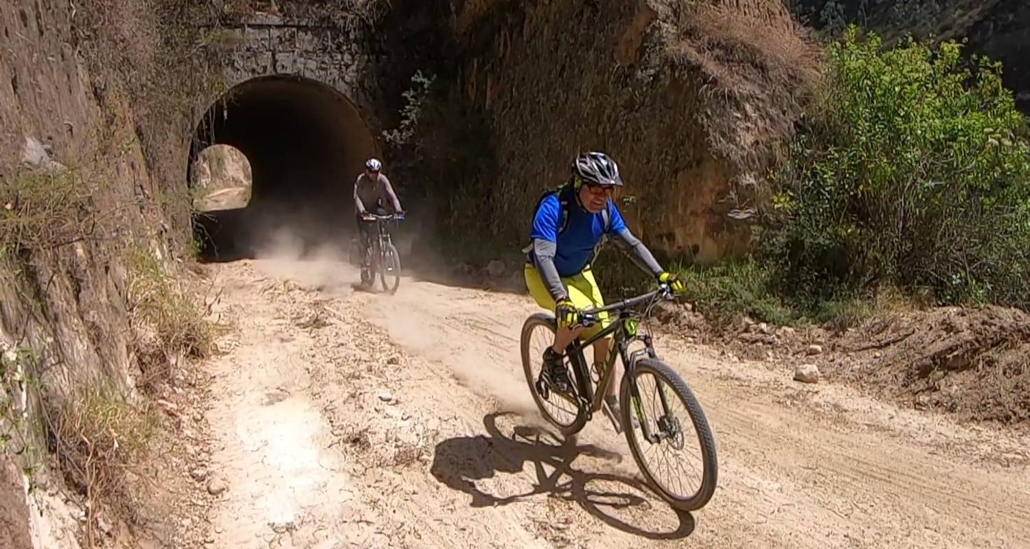 Walking Adventure Tours & Trips in Ecuador