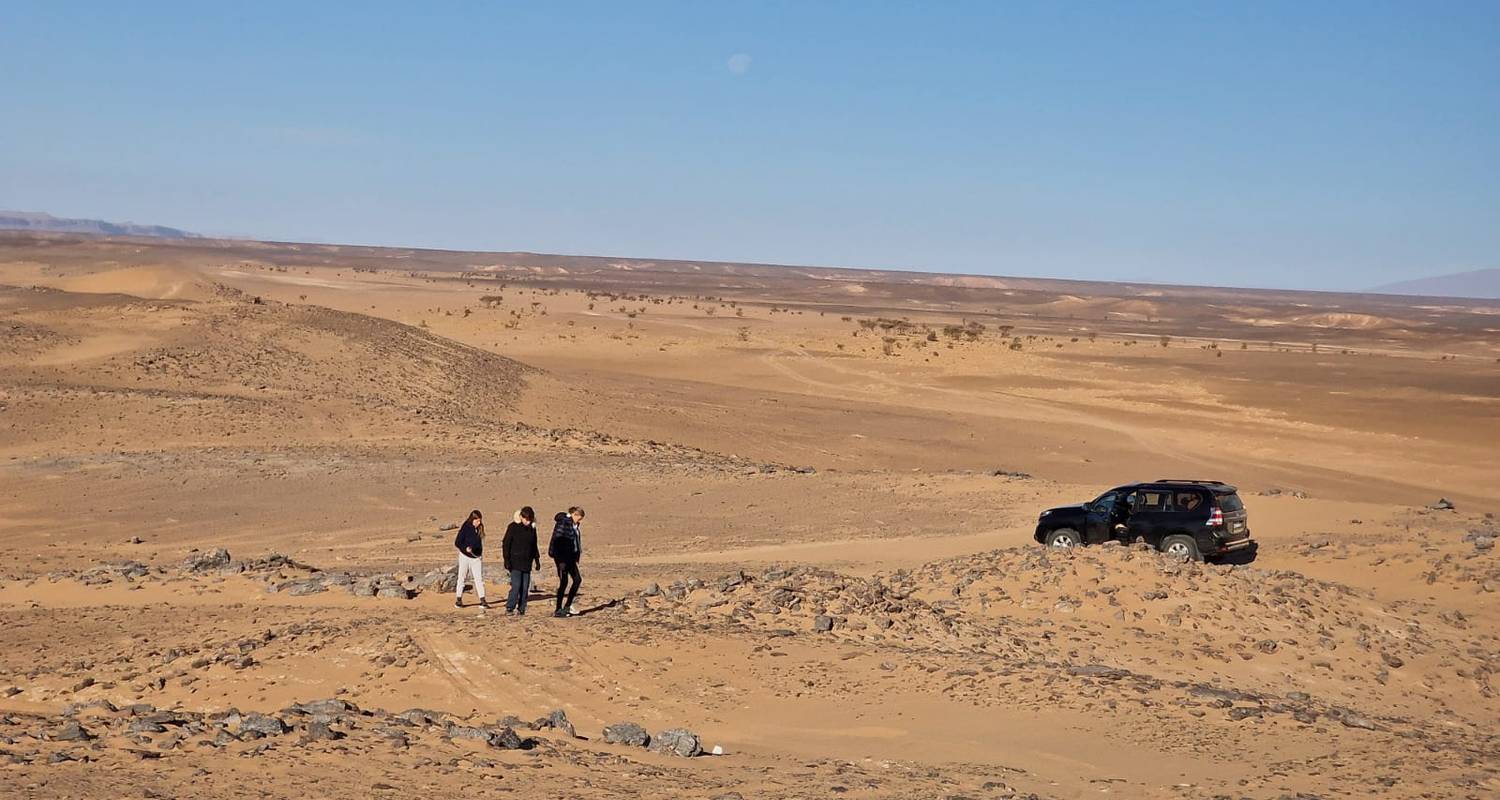 Sud du Maroc en 4x4 : Explorez le désert de l'Erg Chegaga depuis Marrakech en 5 jours - AtlasMountainTrekking