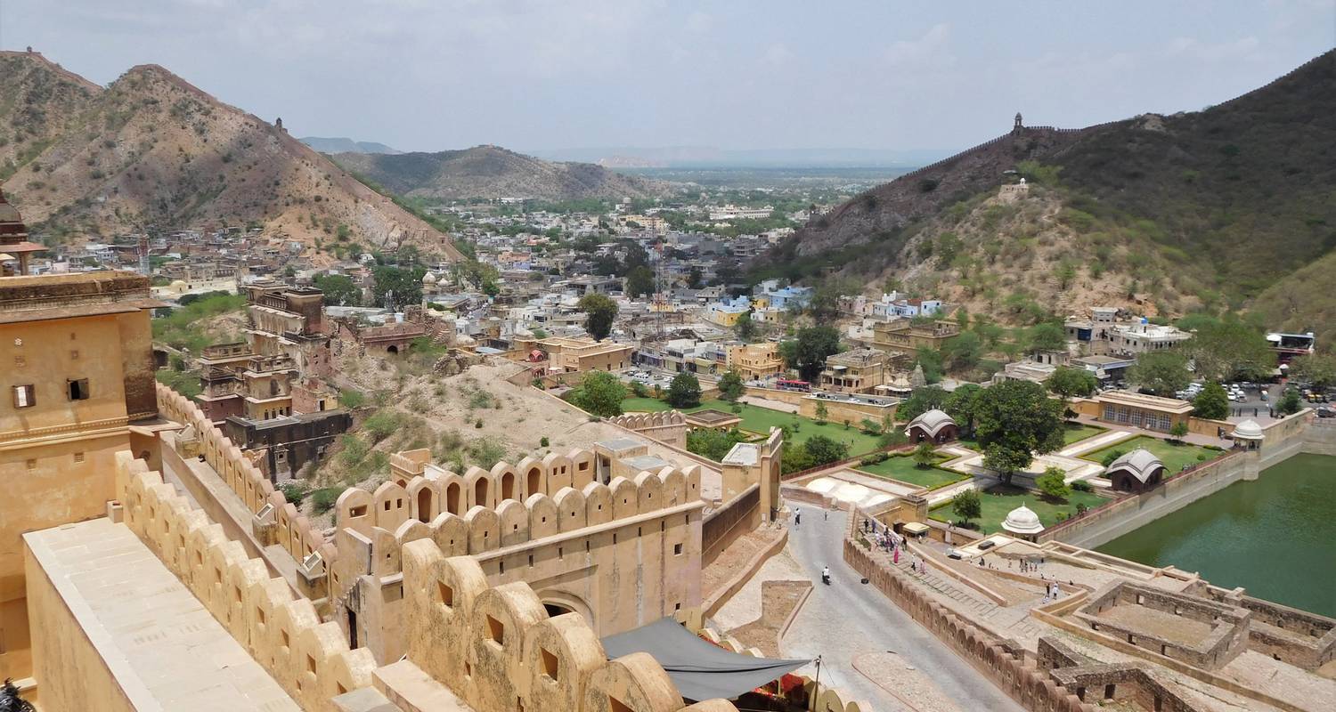 Taj Traveller - 8 days - On The Go Tours