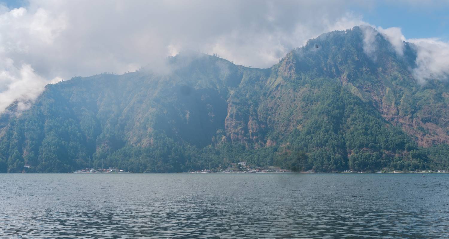 Flores Tours & Trips