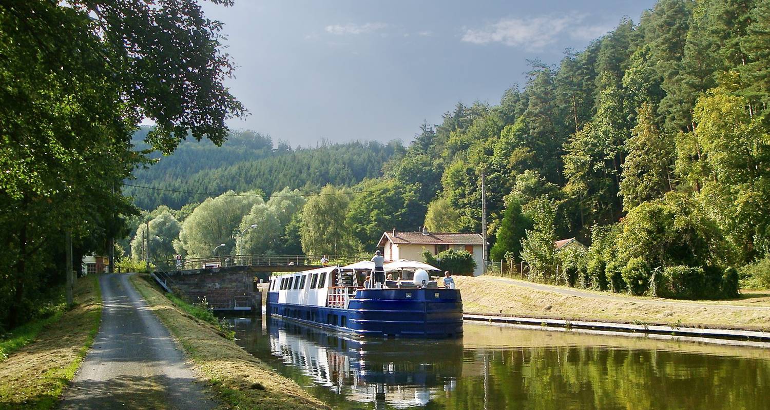 Burgundy River Cruise Adventure - G Adventures