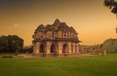Circuit Circuit en groupe dans le Triangle d'Or avec Varanasi - 7 destinations