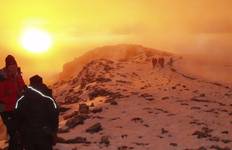 Circuito Ascenso al Monte KiLimanjaro por la ruta de Marangu 8 días Tanzania - alojamiento y transporte incluidos